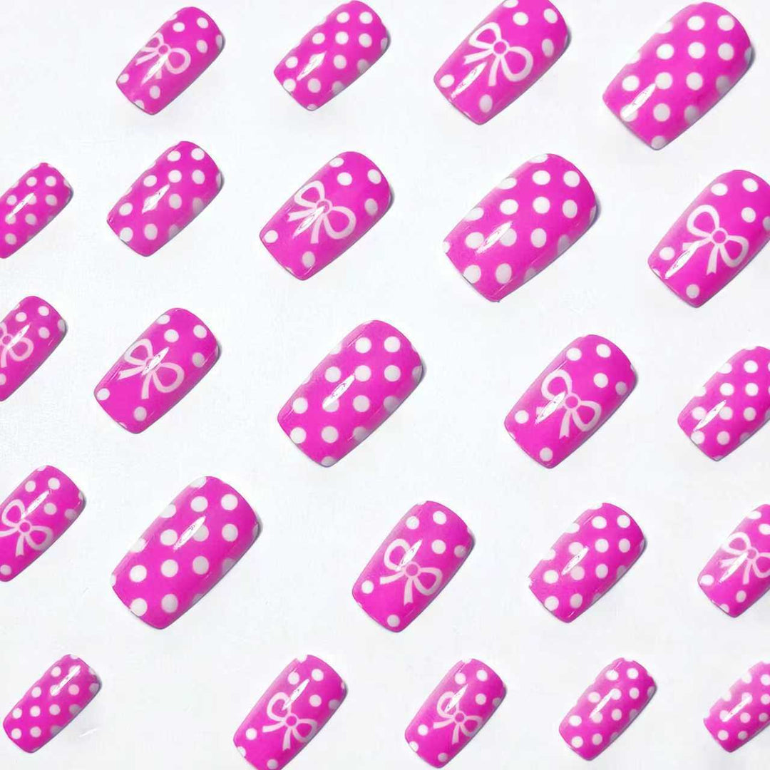 Stylish Polka Dot and Bow Nail Art Bowlift