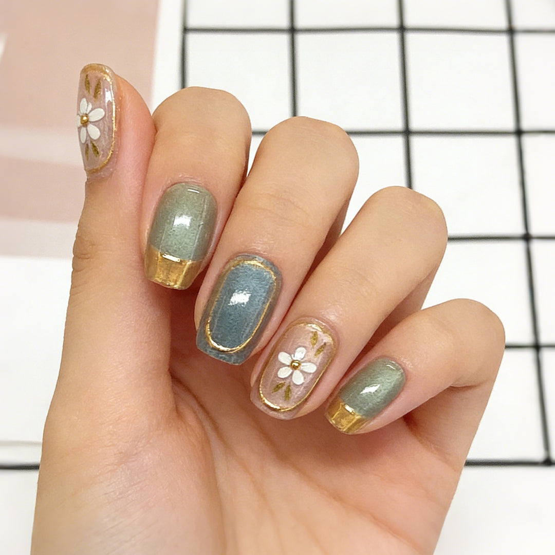 Floral Accent Press-On Nail Art Set Bowlift