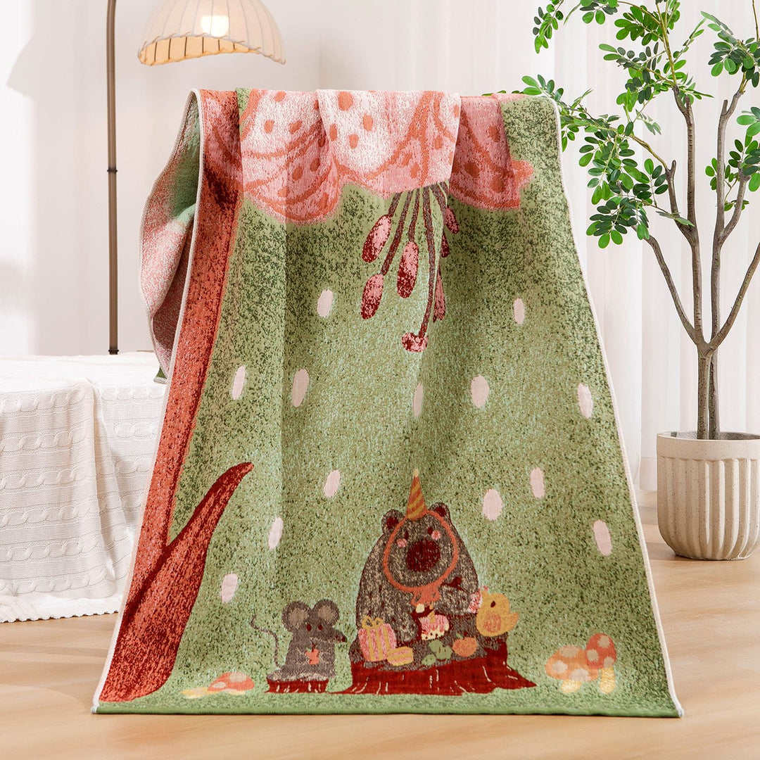 Unisex cuddly blanket with cute bear motif Bowlift