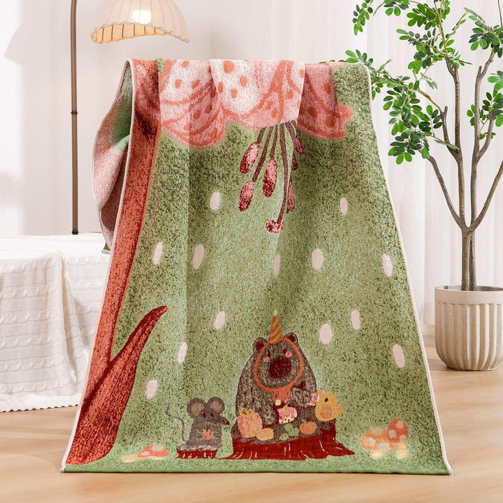 Unisex cuddly blanket with cute bear motif Bowlift