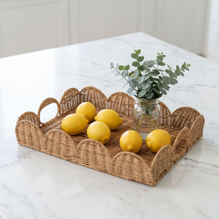Elegant serving basket in wave pattern Bowlift