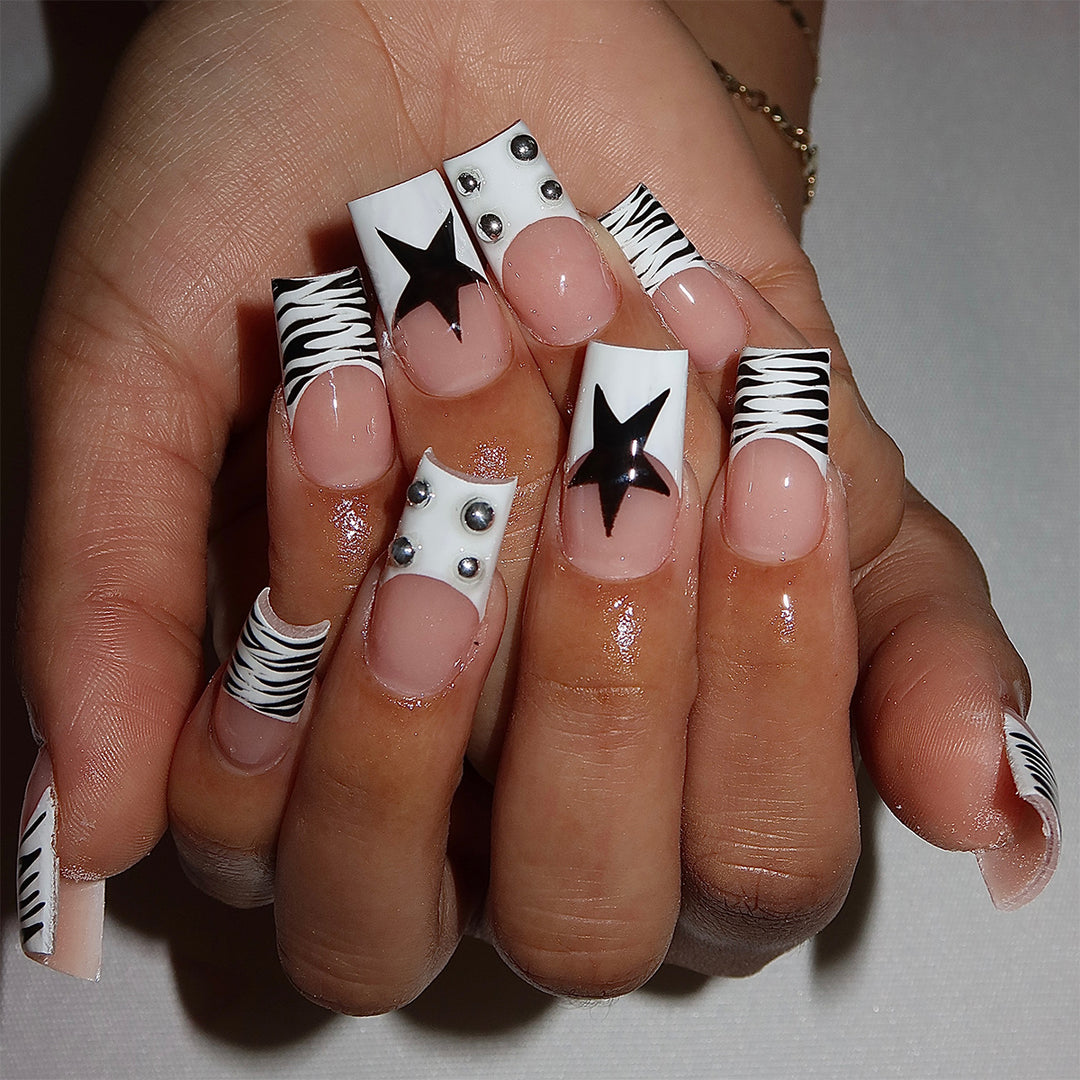 Artistic Nail Art Extensions Bowlift