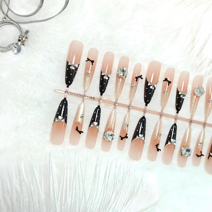 Glamorous Fingernails Bowlift