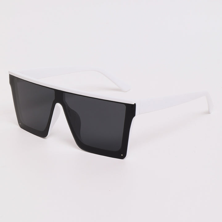 Women oversized sunglasses in futuristic design Bowlift