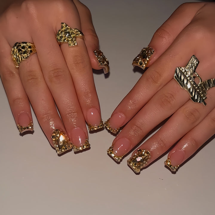 Glamorous Rhinestone-Embellished Nail Extensions Bowlift