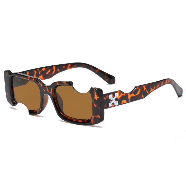 Ladies fashionable goggles in unique futuristic design Bowlift