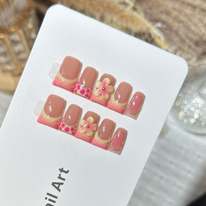 Floral Design Press-On Nail Set Bowlift