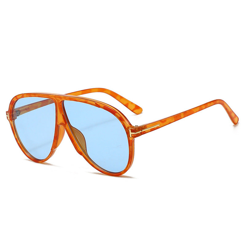 Women's large sunglasses with modern design and protective lenses Bowlift