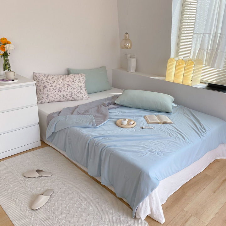 Light Reversible Summer Comforter with Cooling Microfiber Filling Bowlift