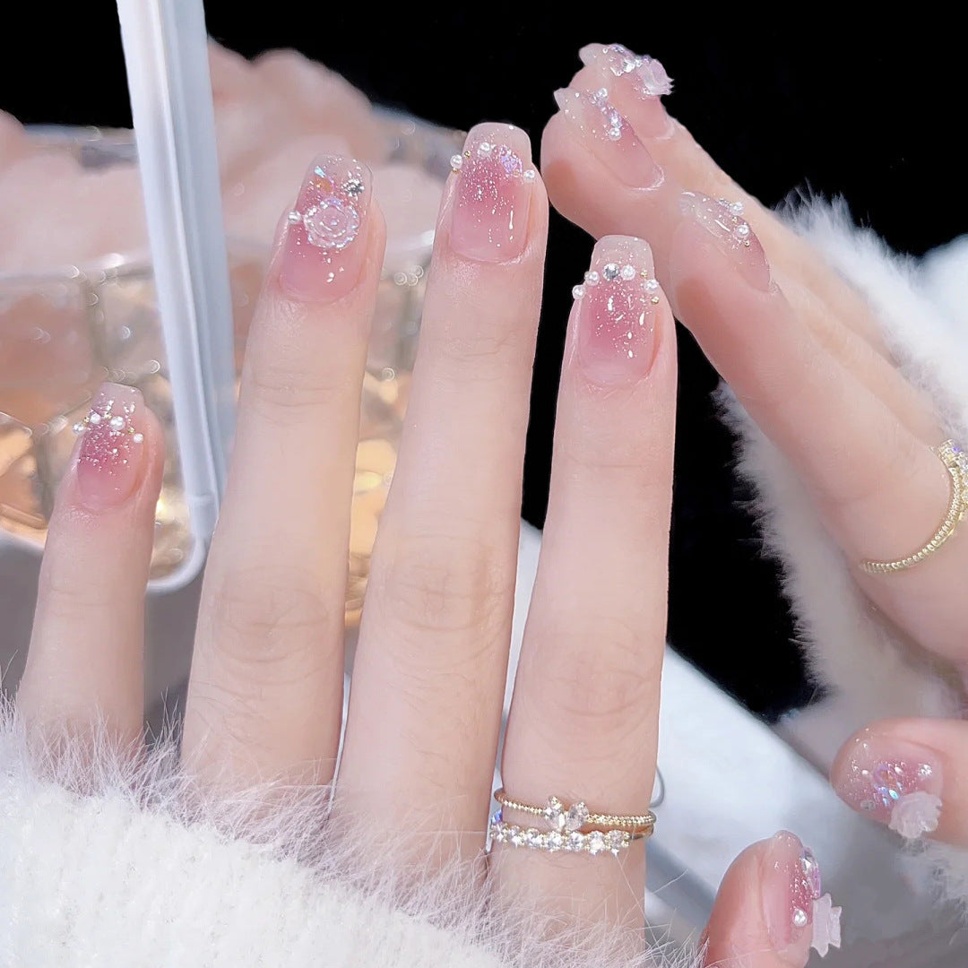 Glamorous artificial nails with moon and star motifs Bowlift