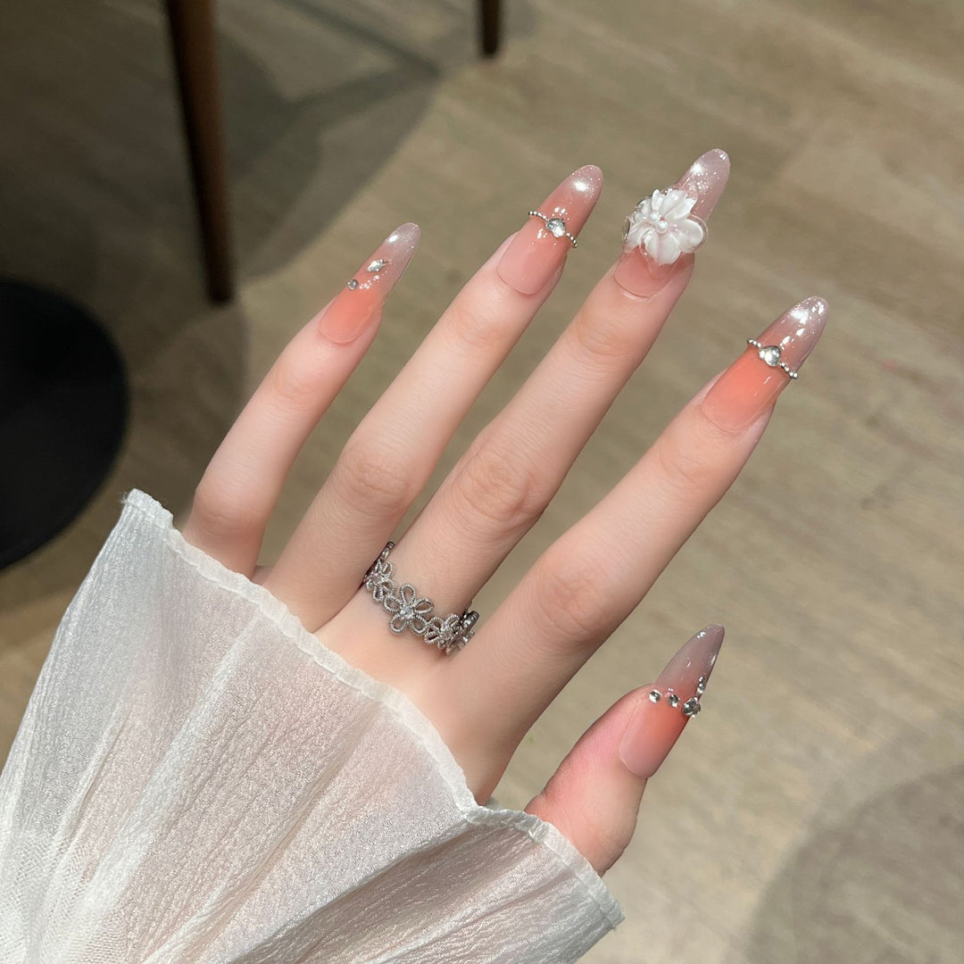 Elegant Floral-Embellished Press-On Nail Art Bowlift