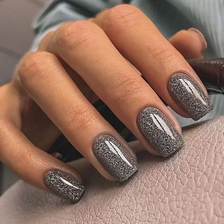 Glittery Press-On Nail Extensions Bowlift