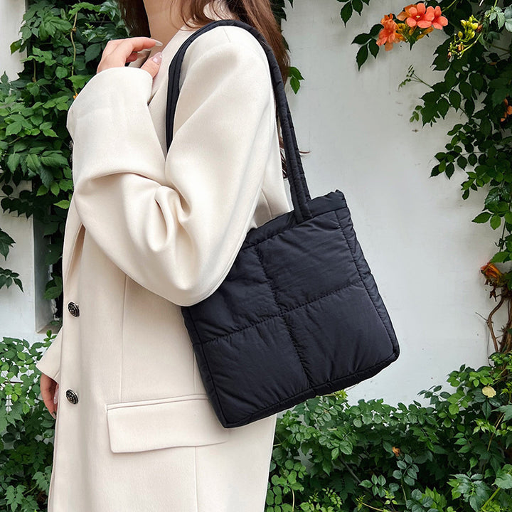 Elegant Padded Shoulder Bag Bowlift