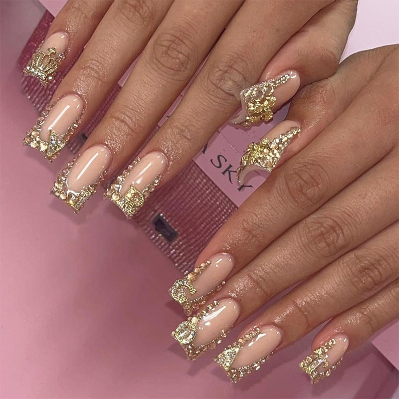 Nail set with elegant rhinestone details Bowlift