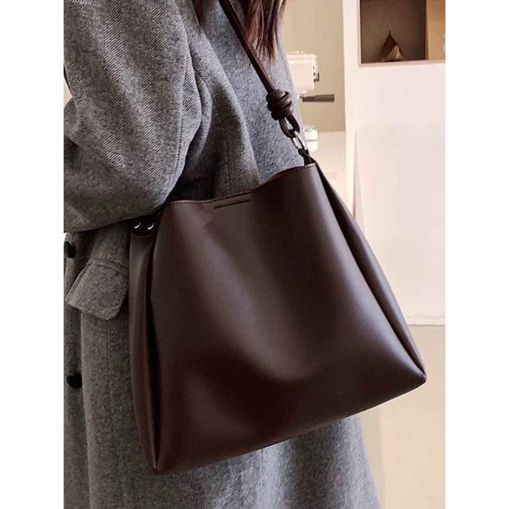 Sleek Minimalist Shoulder Bag Bowlift