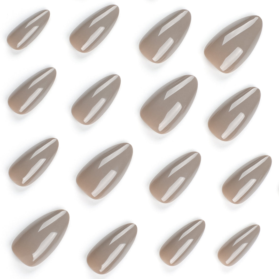 Artistic stiletto nails with elegant high-gloss finish Bowlift