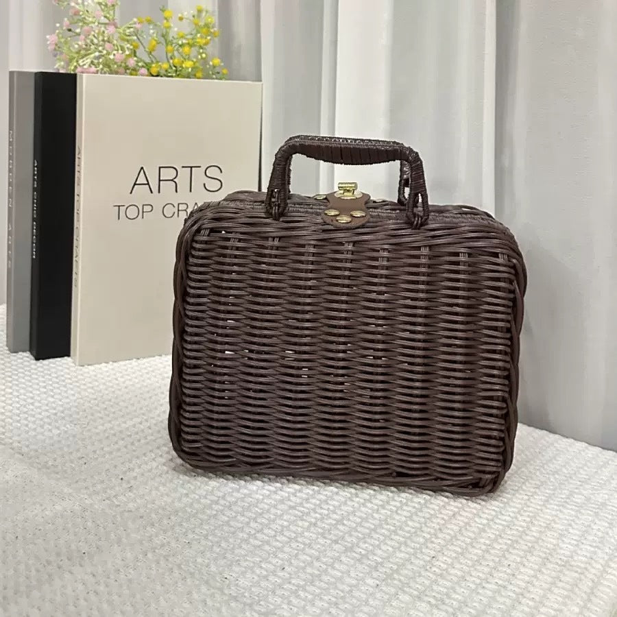 Ladies stylish and practical rattan cosmetic box Bowlift