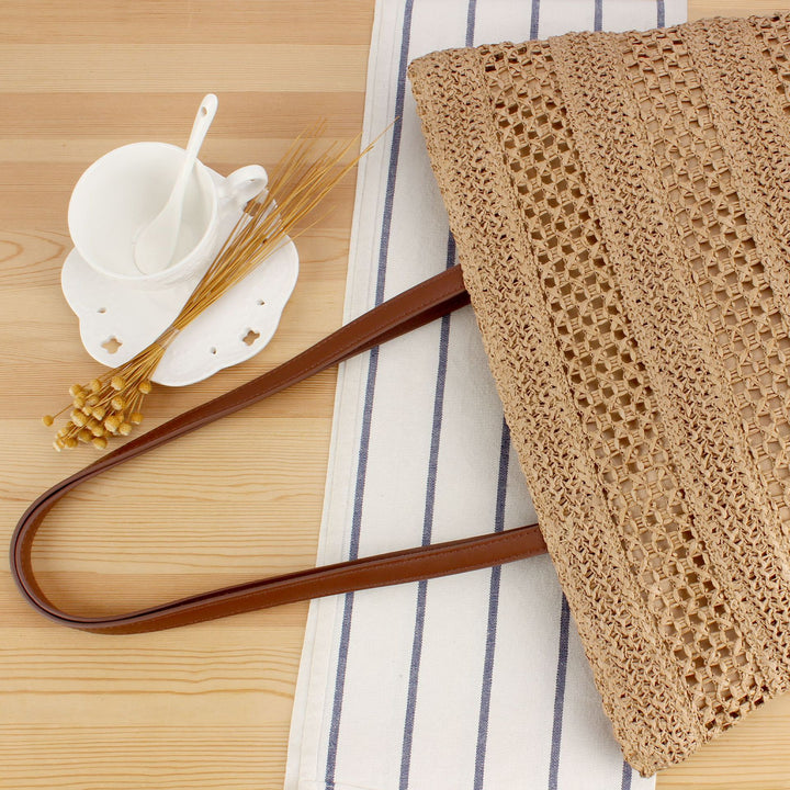 Basket bag with elegant straw construction Bowlift