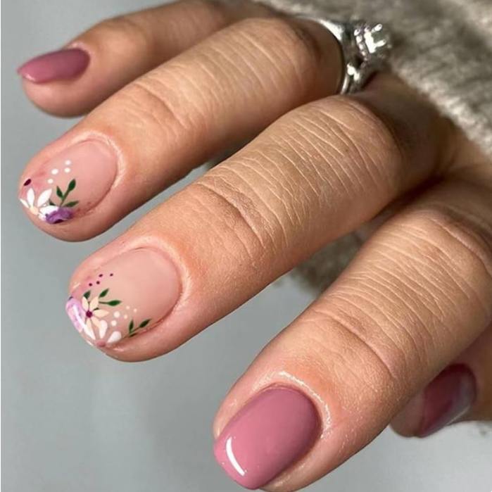 Artistic Floral Nail Design Press-On Set Bowlift