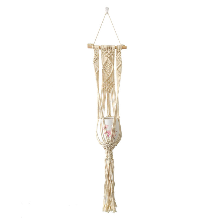 Macrame flower holder with elegant design