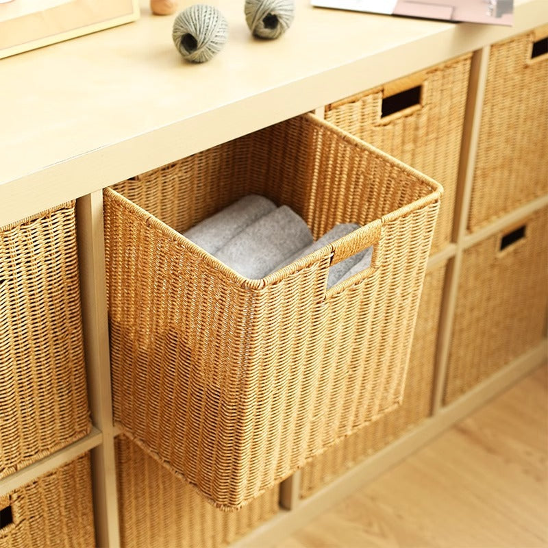 Storage Baskets In The Woven Design Bowlift