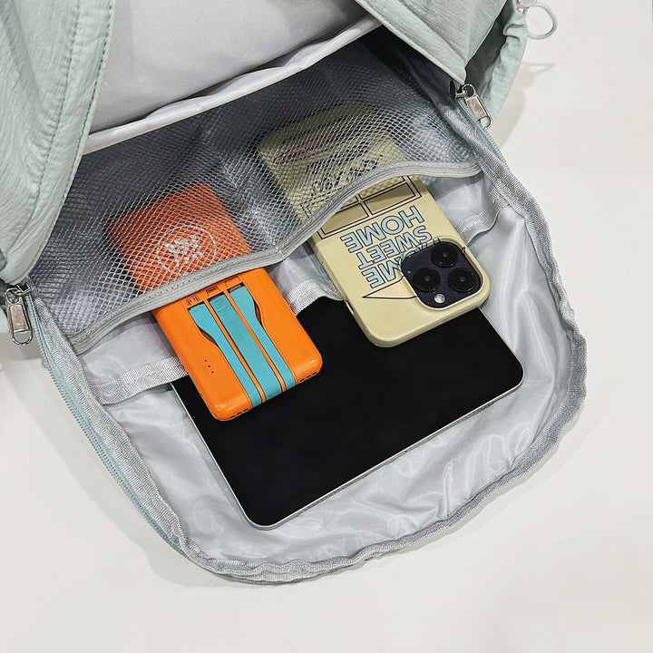Sporty backpack with practical side pockets Bowlift