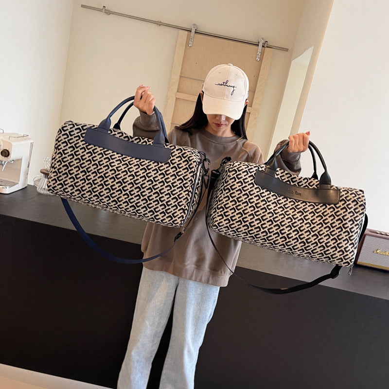 Elegant Patterned Travel Duffle Bowlift