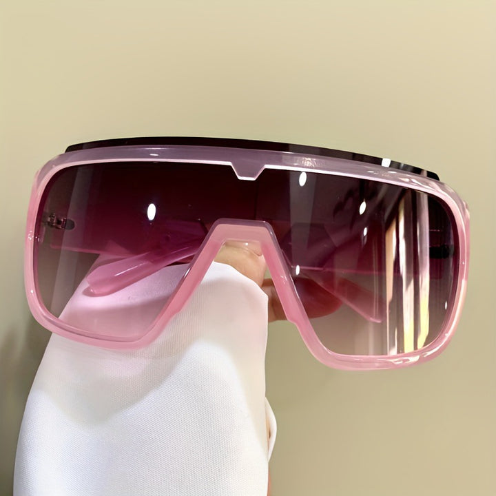 Women's sporty sunglasses with futuristic design and wide front Bowlift