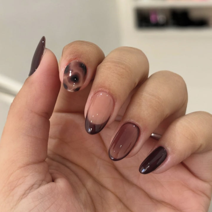 Stiletto Press-On Nails with Chic Leopard Print and Glossy Finish Bowlift