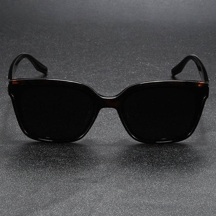 Ladies fashionable sunglasses in square design with high-quality UV protection Bowlift