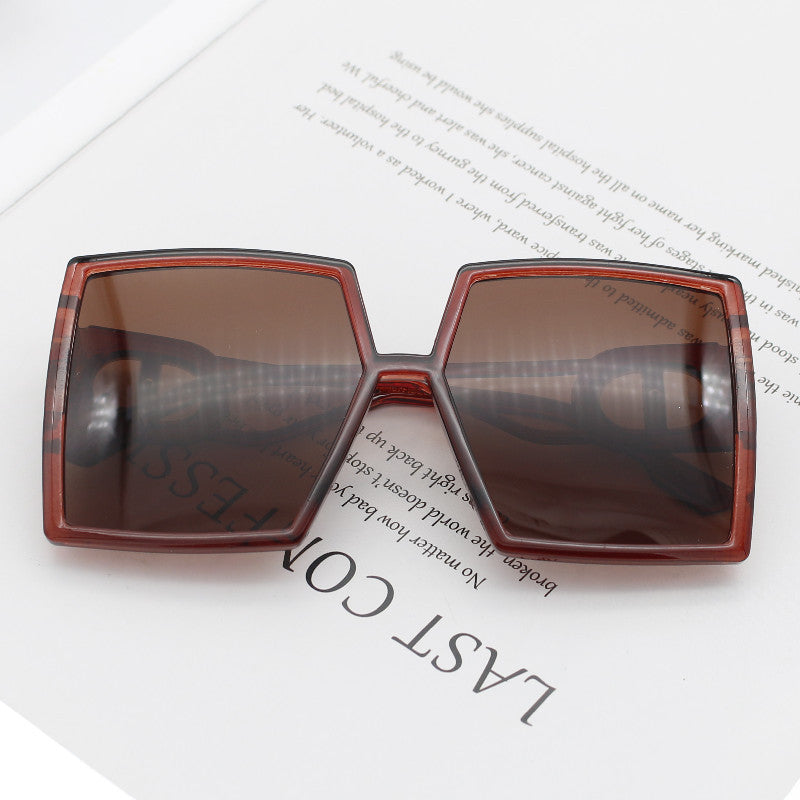 Women's square sunglasses with luxurious frame Bowlift