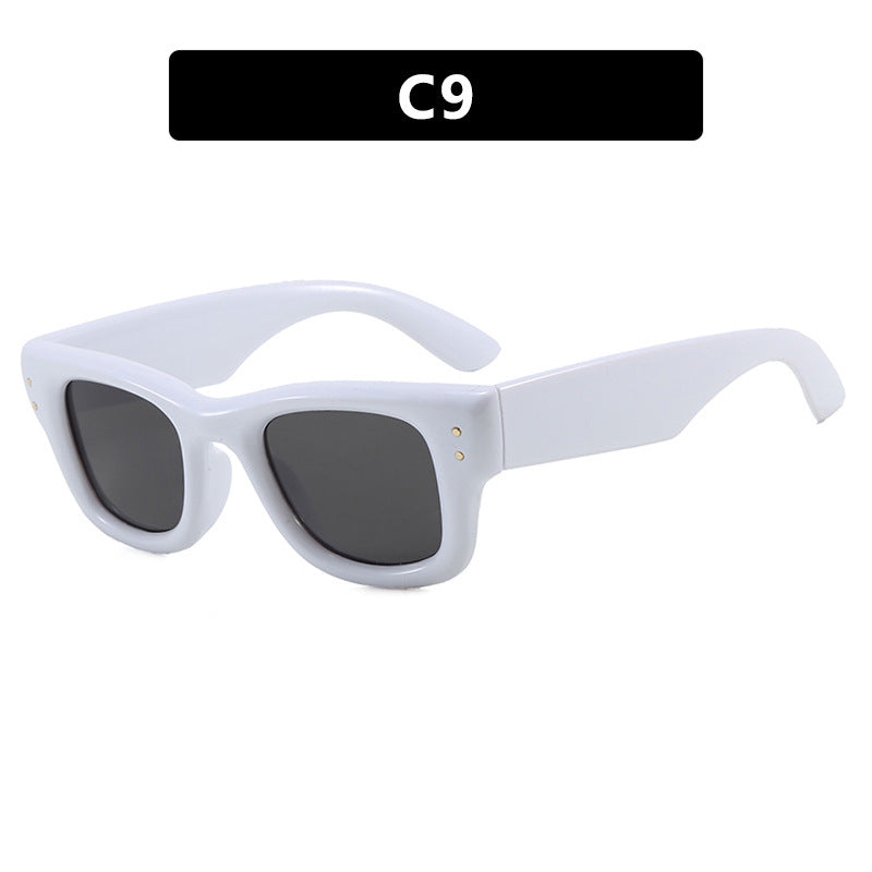 Women's fashionable sunglasses with wide, elegant frame and protective UV filter Bowlift