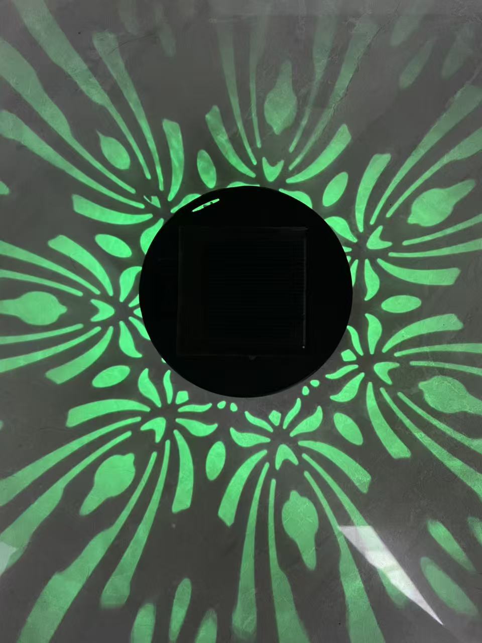 Solar Projection Garden Light With Decorative Floral Pattern And Dusk-To-Dawn Sensor Bowlift