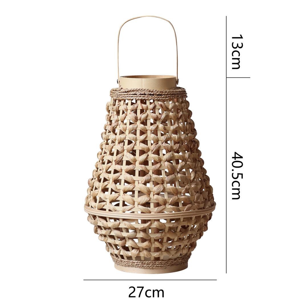 Elegant lantern made of braided rattan Bowlift