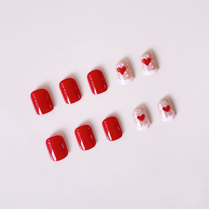 Artificial nail set with romantic heart and glitter motifs Bowlift