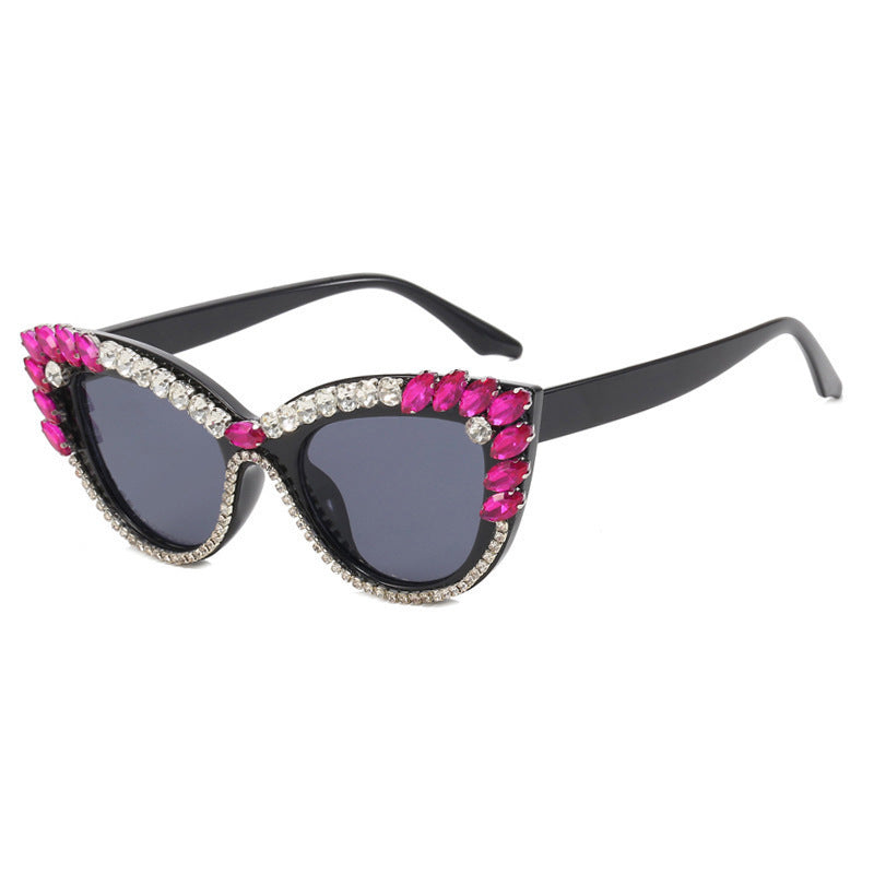 Ladies Glamorous Cat-Eye Sunglasses with Extravagant Crystal Decoration Bowlift