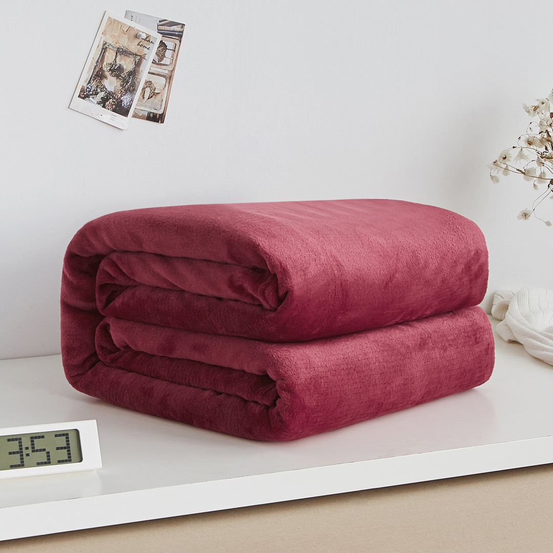 Ultra-Plush Fleece Throw Blanket Bowlift