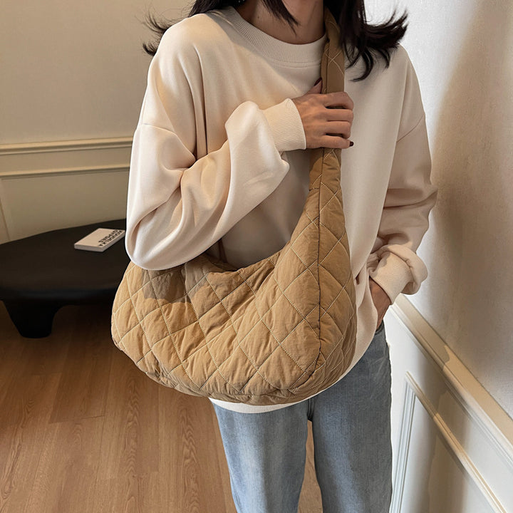 Chic Quilted Hobo Handbag Bowlift