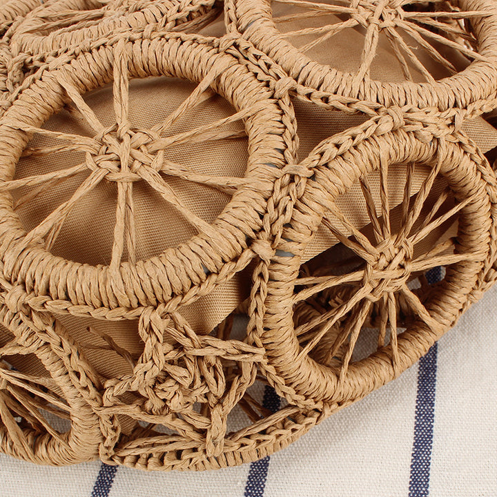 Round basket bag with unmistakable design Bowlift