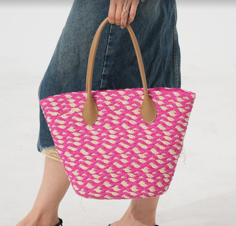 Handcrafted beach bag with elegant woven pattern Bowlift