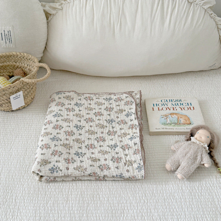 Unisex Cozy Muslin Blanket with Delicate Flower Pattern Bowlift