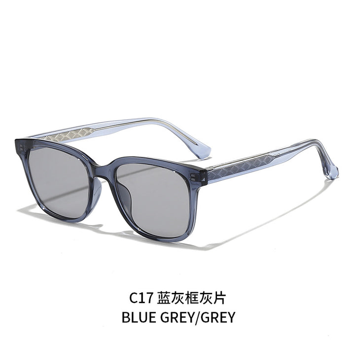 Women Retro-inspired Sunglasses with protected UV filter and sturdy frame Bowlift