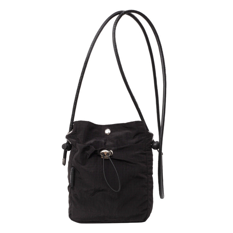 Practical shoulder bag with adjustable carrying system Bowlift