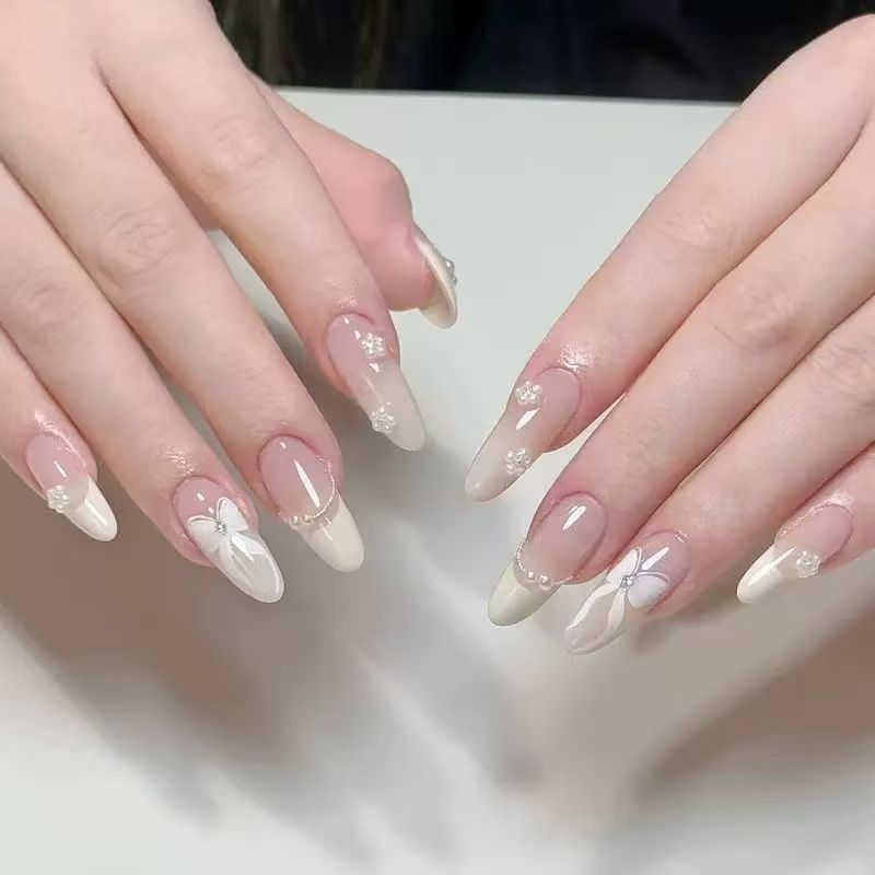 Decorative Long Stiletto Press-On Nails with Floral Designs Bowlift