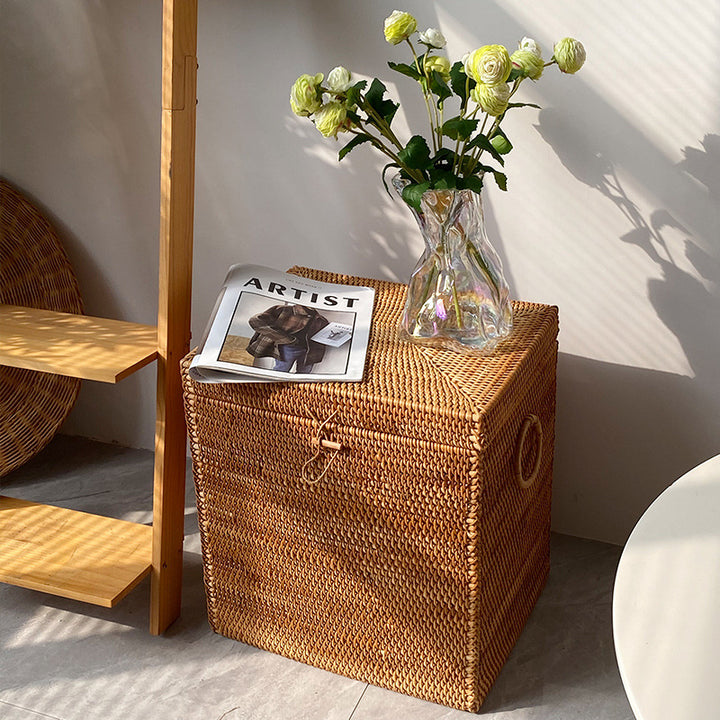 Ladies stylish storage box made of woven natural material Bowlift