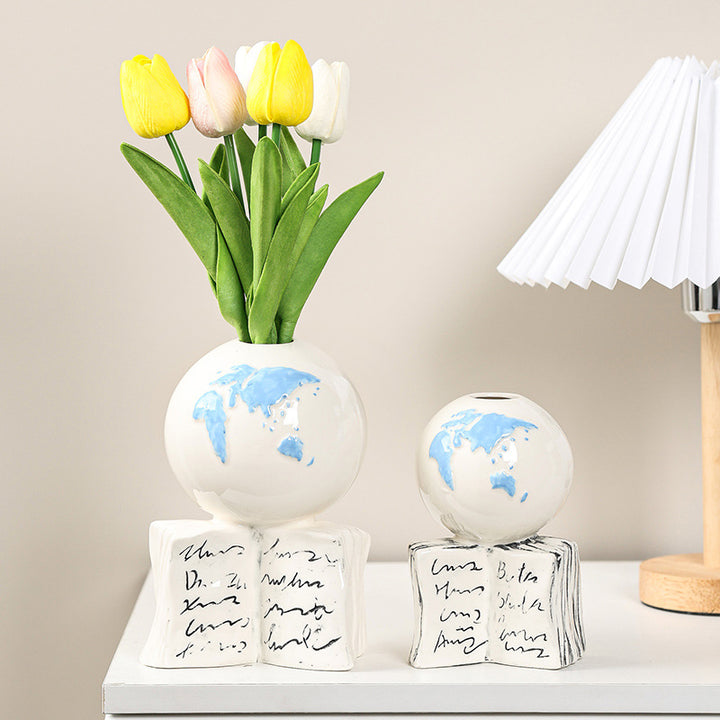 Elegant Ceramic Globe Bank Bowlift