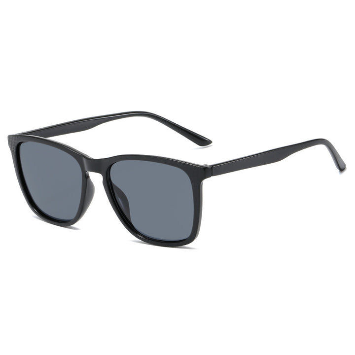 Ladies stylish sunglasses with modern, angular frame Bowlift