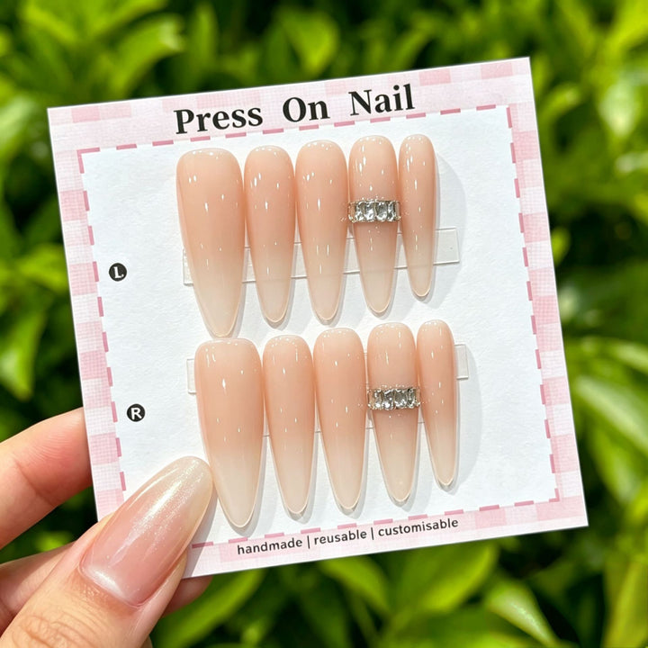 Decorative Long-Lasting Press-On Nail Set