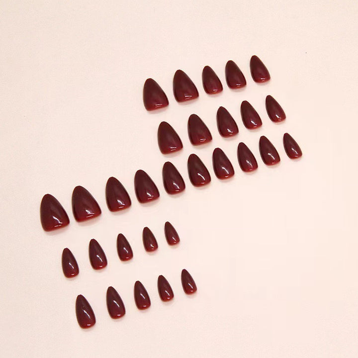 Artificial nail set with elegant pointed shapes Bowlift