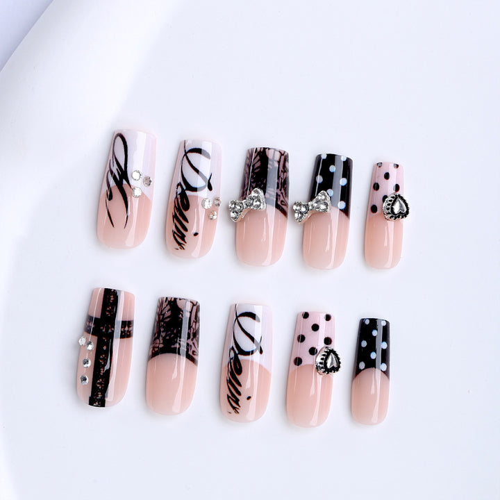 Artificial Nails with Glamorous Accents Bowlift